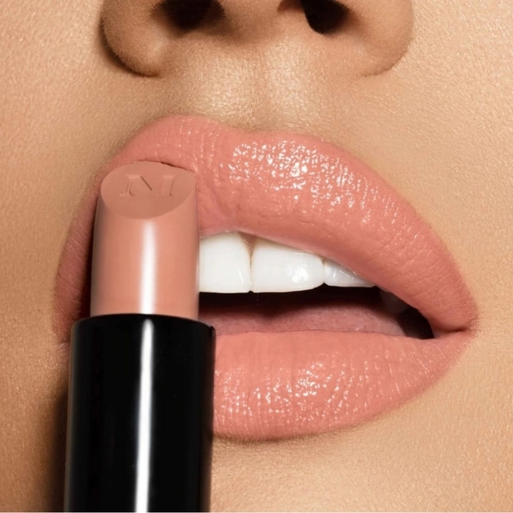 🆕️MORPHE OUT & A POUT BLUSHING NUDE LIP TRIO 🆕️ ♥️ - Picture 3 of 3